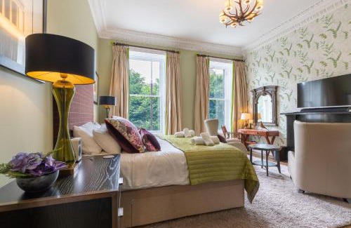 Old Town Apartment | The Edinburgh Address - Castle View Apartment