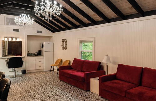 Wanchese House | The Elderberry Studio