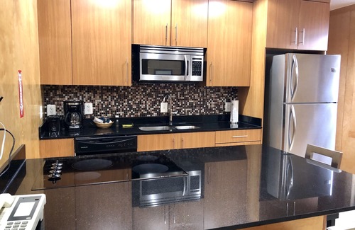 Mount Vernon Square Apartment | The Eldon Luxury Suites