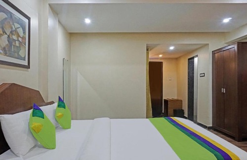 Clover Park Hotel | The Elite Suites