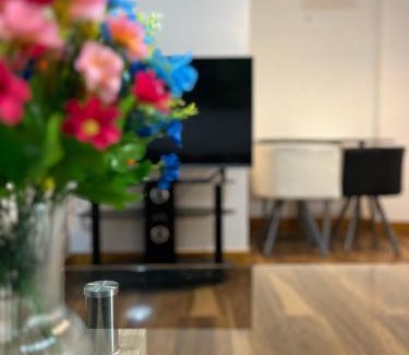Old Trafford Apartment | The EliteApex