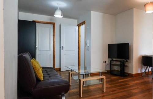 Old Trafford Apartment | The EliteApex