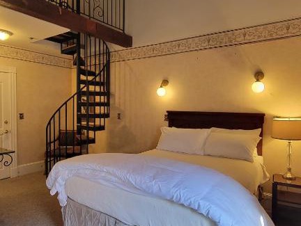 Bethel Bed & Breakfast | The Elizabeth Inn and Restaurant