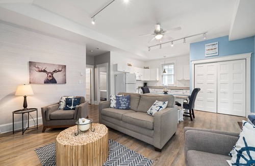 Cherry Valley House | The Elm - 36 Hollow S