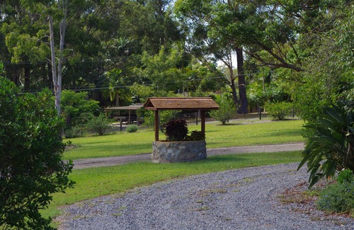 Emerald Beach House | The Emerald Cottage retreat - close to beaches