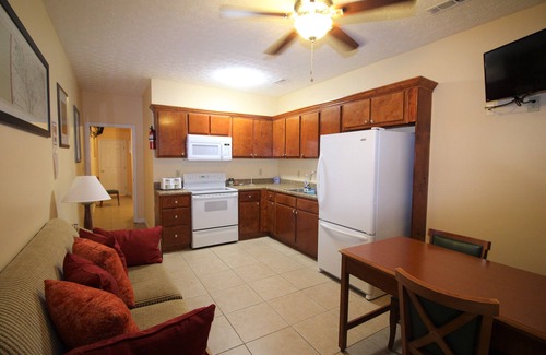 Cedar Grove Apartment | The Enchanted Studio Green