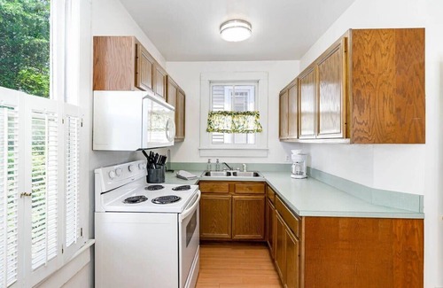 Portsmouth Apartment | The Enchantment of Old Towne Portsmouth - Suite 2