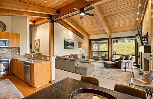 Snowmass Village Resort | The Enclave at Snowmass by Frias