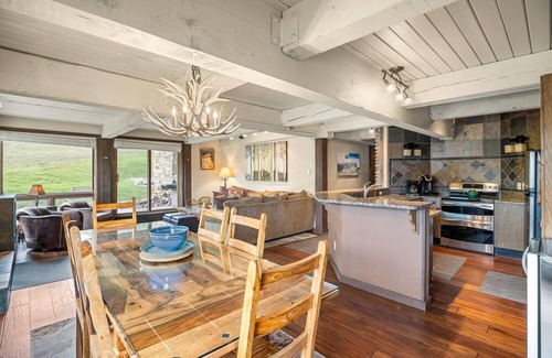 Snowmass Village Resort | The Enclave at Snowmass by Frias