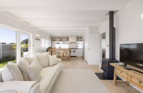 Mount Maunganui House | The Endless Summer Home - Where Waves and Town Unite
