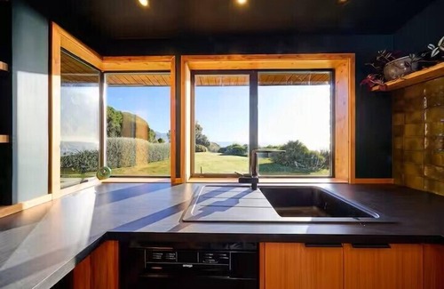 Hapuku House | The Entire Mangamaunu Retreat