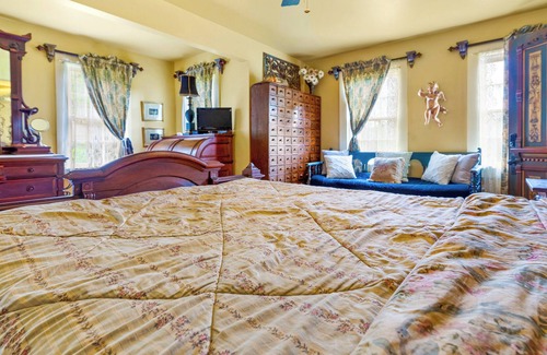 Franklin Springs Resort | The entire Resort. Farmhouse and Schoolhouse!