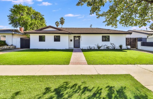 Winnetka House | The Escape Luxury Pool Home 30 minutes to Hollywood