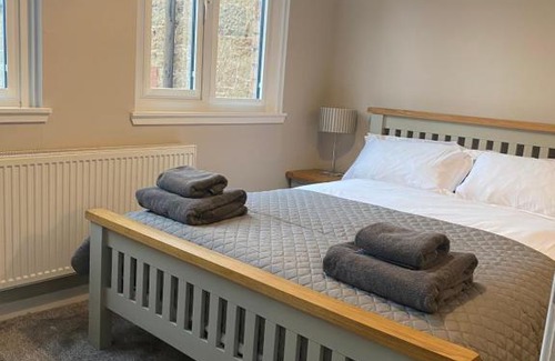 Gattonside Apartment | THE ESK - Modern 1 bedroom apartment in centre of Melrose.