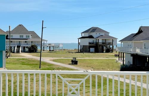 Crystal Beach House | The Esscape home