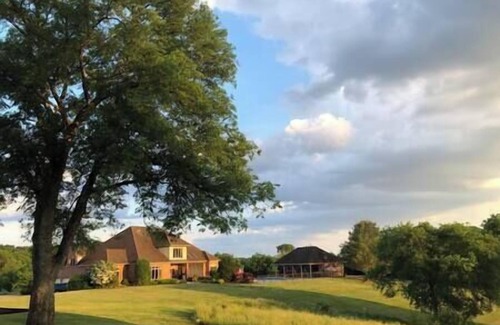 Goodlettsville House | The Estate GuestHouse w/Luxury Pool - 5 Star R&R