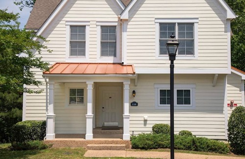 Lackey House | The Estates premier 2-bedroom at Kings Creek Spinnaker Resorts, Williamsburg
