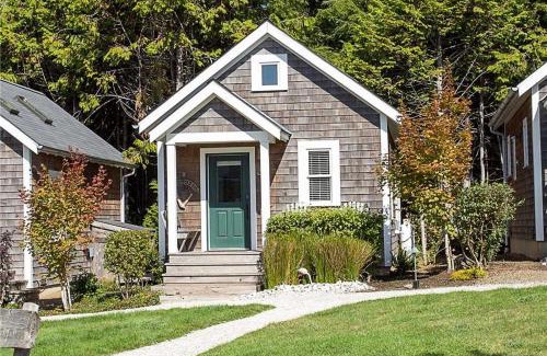 Seabrook House | The Evergreen Cabin by Seabrook Hospitality