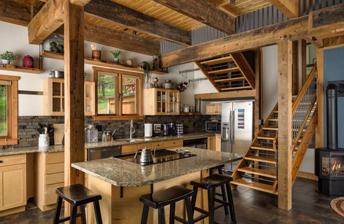 Evergreen Cabin | The Evergreen Castle - Sauna, Trails, Lake, Nature