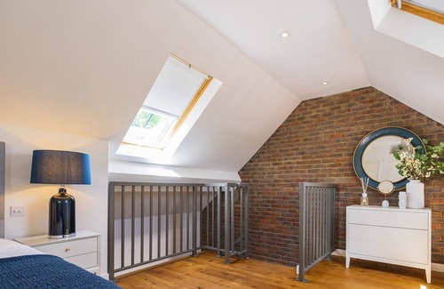 Henley Apartment | The Evergreen Courtyard Henley-On-Thames