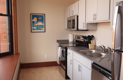 Winona Apartment | The Exchange 13 | Historic Bldg, Studio, Dwntwn