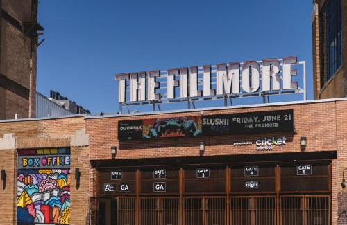 Northern Liberties House | The Executive Sauna FirePit Gym Private-Garage