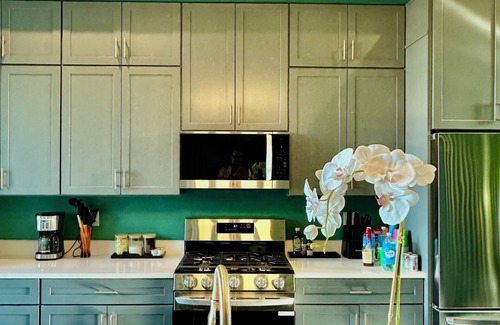Biloxi House | The Executive @ The Pullman House, Downtown Ocean Springs Condo w/Pool