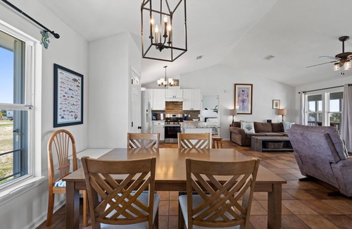 St. George Island House | The Extra Mile, One Level, 2BR, Great for couples or small families!