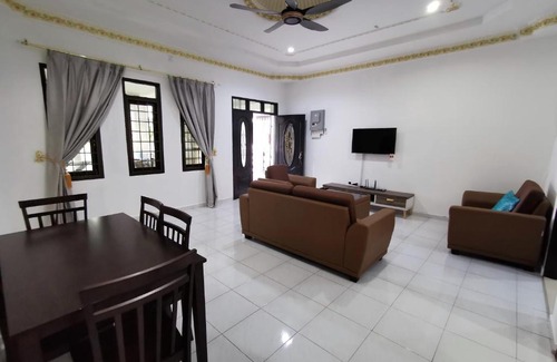 Lubok Buaya House | THE FAIRVIEW HOMESTAY