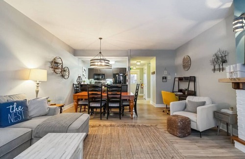 The Blue Mountains Condo | The Fairway Nest with Hot Tub & Golf!