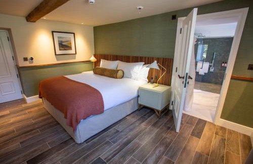 Castle Ashby Hotel | The Falcon Hotel