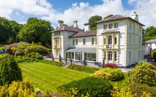 Lampeter Hotel | The Falcondale at Lampeter