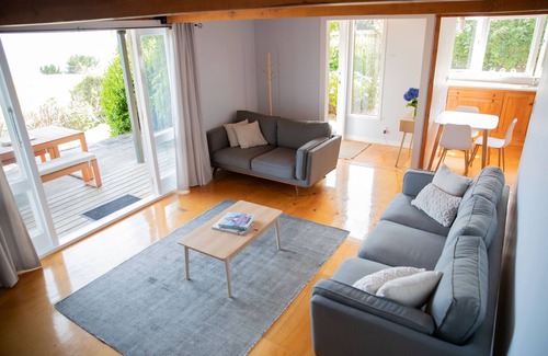 Raglan Cottage | The Farm Cottage Raglan