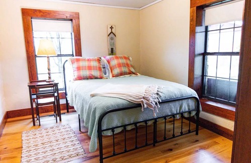 Cullman Other | The Farm House a Place to Pausen