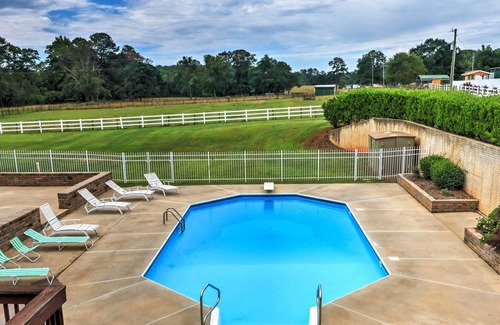 Zebulon House | 'The Farm Mansion' w/ 3 Stories + Private Pool!