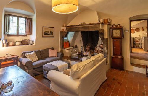 Vicchio House | The Farmer's House with swimming pool