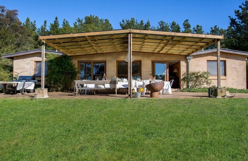Canyonleigh House | The Farmhouse — Relax in a rustic private sanctuary, pet and family friendly