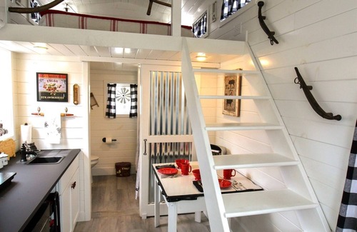 Muskegon Apartment | The Farmhouse - Tiny Digs Lakeshore