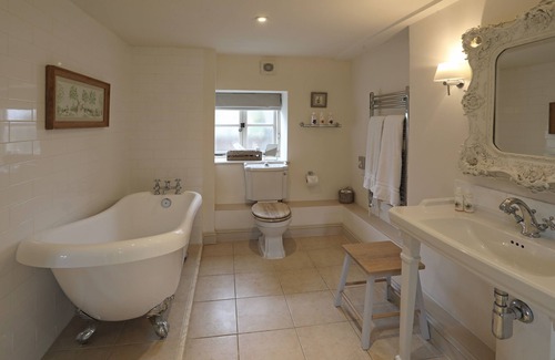 Nether Westcote Hotel | The Feathered Nest Country Inn
