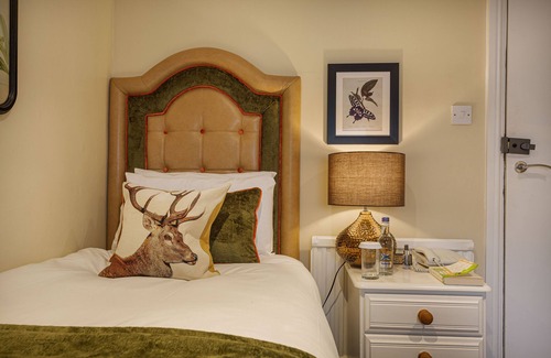 Helmsley Hotel | The Feathers Hotel, Helmsley, North Yorkshire