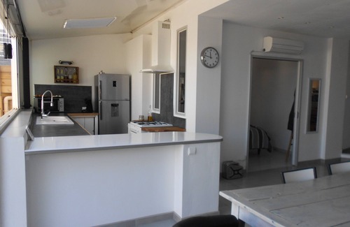 Giens Apartment | The feet in water.
