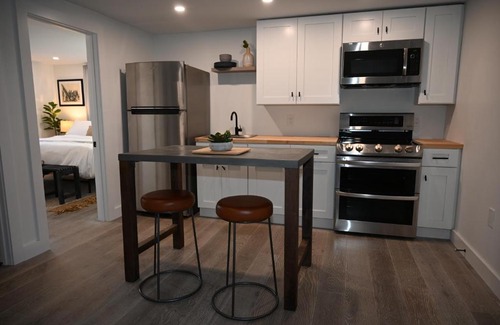 York Harbor Apartment | The Ferncroft Bungalow at York Beach w' Concierge