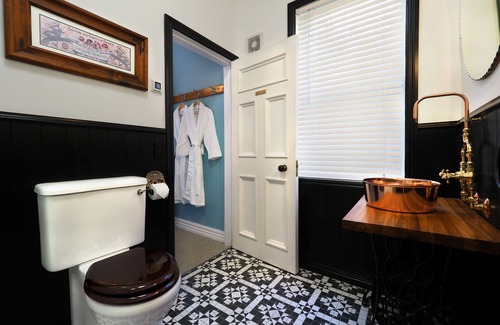 Lower Shotover Bed & Breakfast | The Ferry Bed & Breakfast
