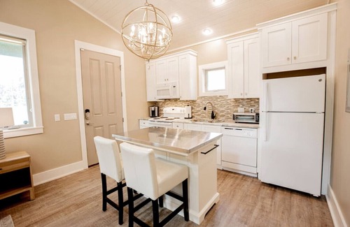 Santa Rosa Beach Apartment | The Firefly Poolside Cottage close to all of 30A