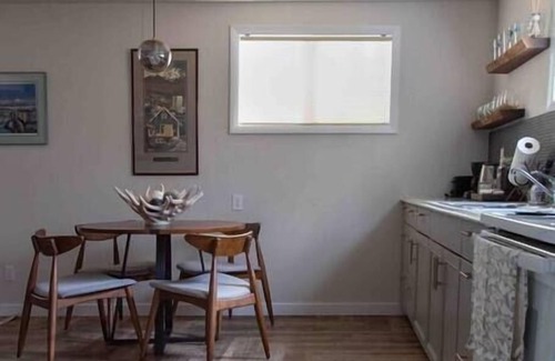Rogers Park Apartment | The Fireweed Gardens