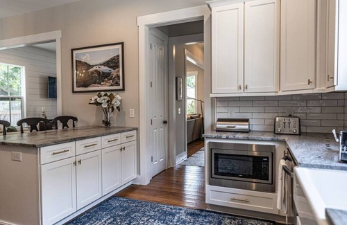 Southern Pines House | The Flat Coat Cottage: Downtown Southern Pines