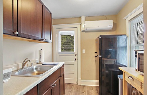 Lake Geneva Apartment | The Flats of Lake Geneva- Suite 1- Central downtown location, perfect for couples!