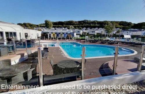 Weymouth House | The fleet retreat