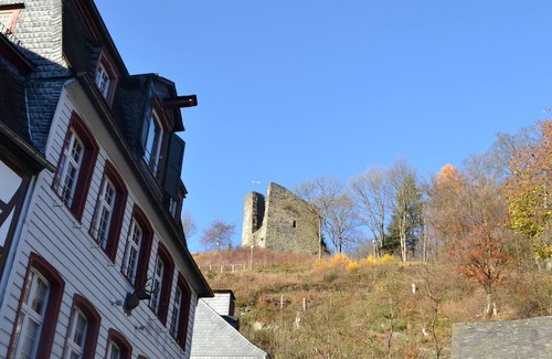 Monschau Apartment | The former caretaker's house in Denkmalgeschuetzen Fachwerkgebaeude