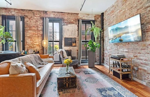 Center City East House | The Founders Suite Residence